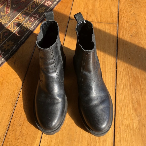 Nine West Chelsea Boots, Black leather, Size 9 - Picture 1 of 12